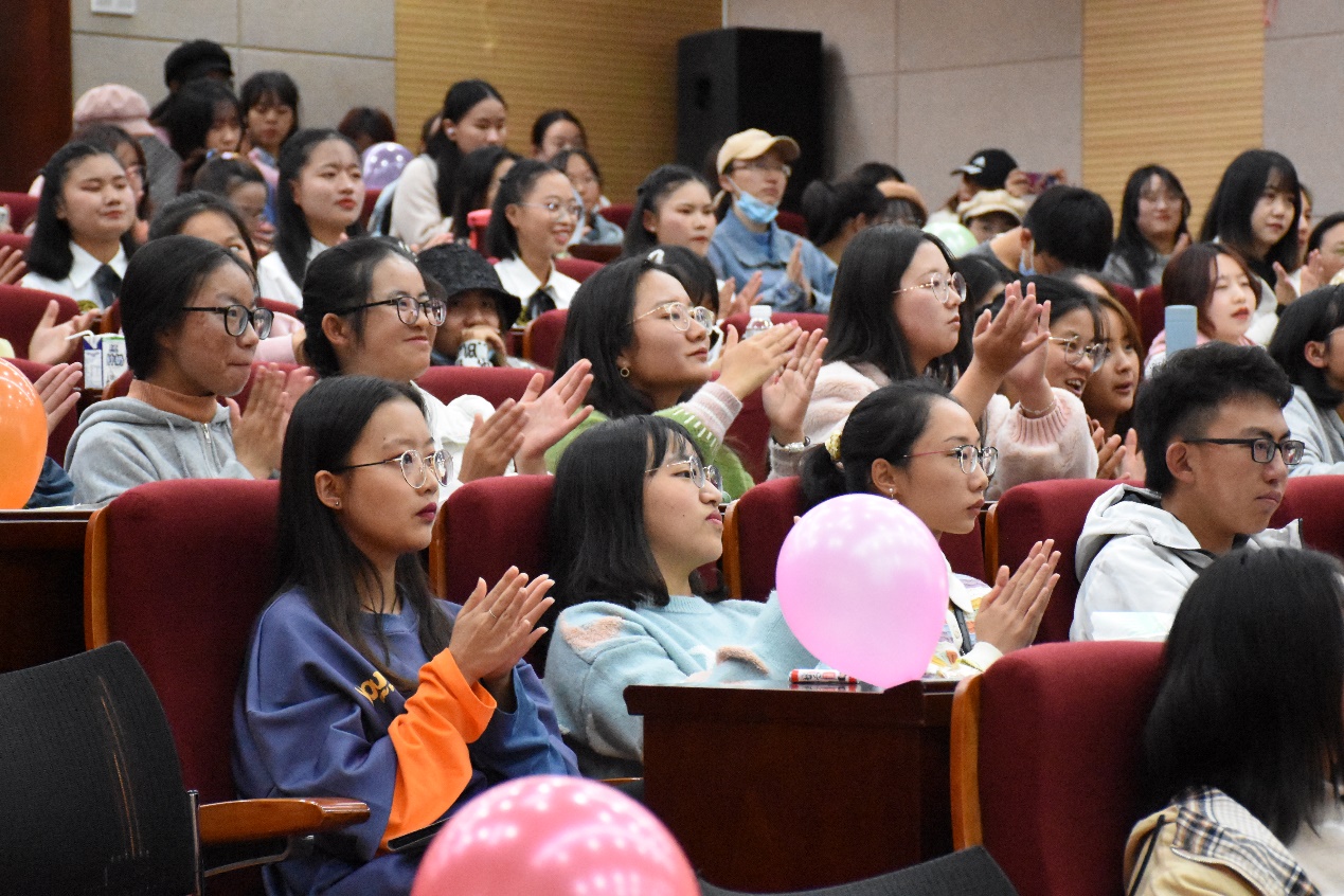 我院举行泰语角迎新生暨专业教育活动